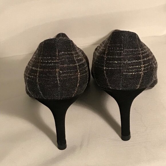 STUART WEITZMAN Sz 9.5 Fabric / Leather Pumps Heels - Picture 3 of 4